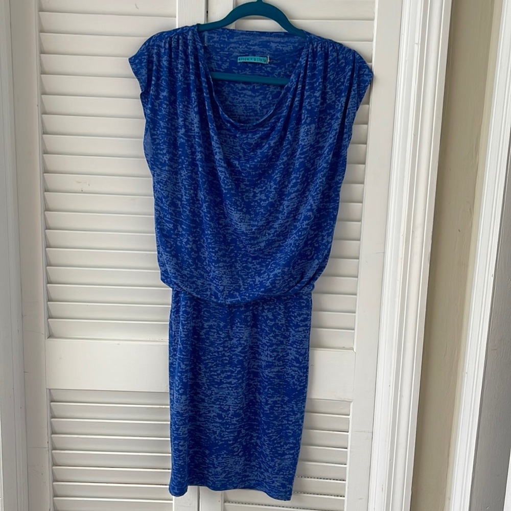 Alice + Olivia blue dress 55% linen 45% rayon